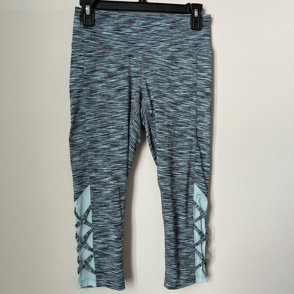C9 Criss-Cross Blue and Teal Crop Leggings Small - Picture 2 of 8